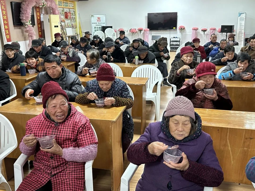 袁花镇开展丰富多彩的“腊八节”活动