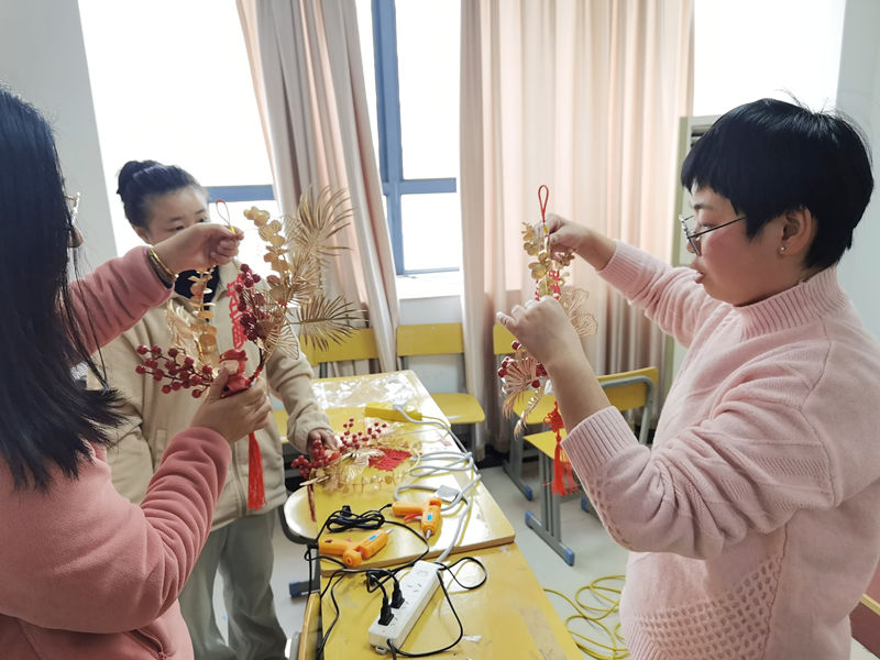 许村镇顺利完成园艺技术专业（花卉）培训班第三学期期末考核