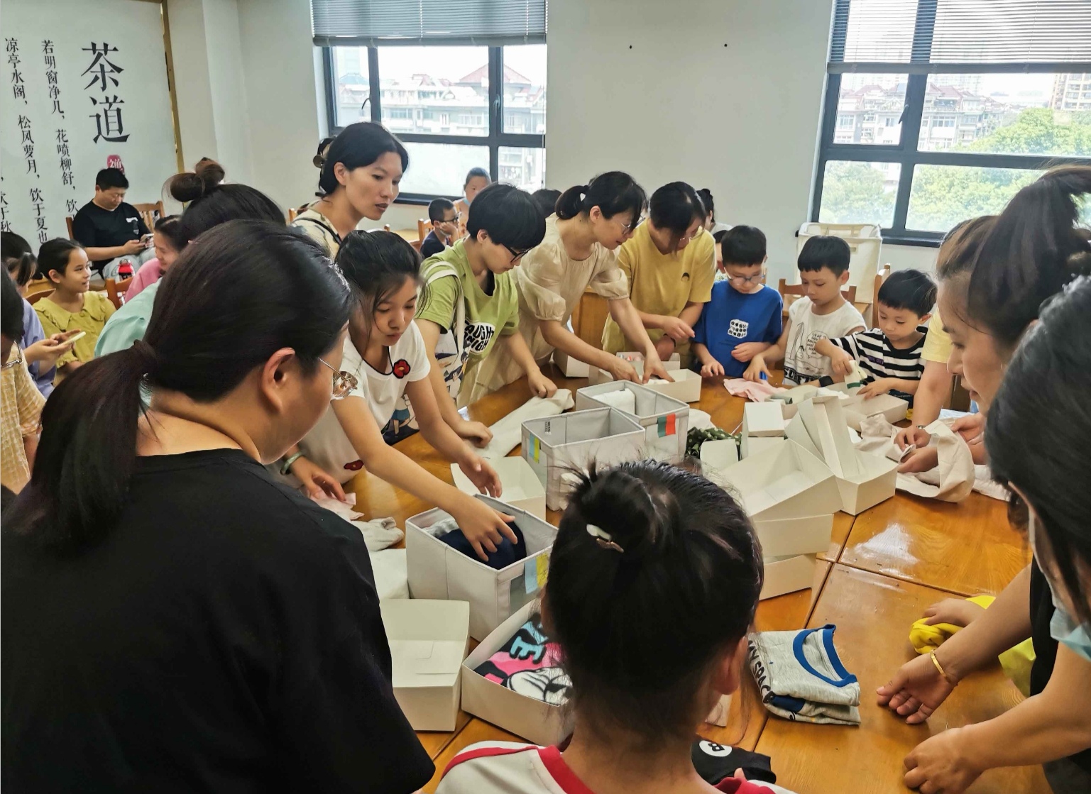 海洲街道成校举办亲子收纳师创客培训