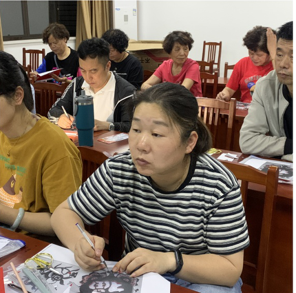 海昌成校组织开展剪纸技能培训