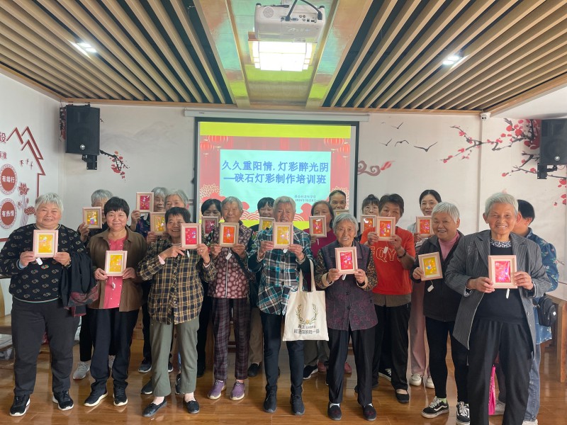 盐官镇开展重阳节硖石灯彩制作培训